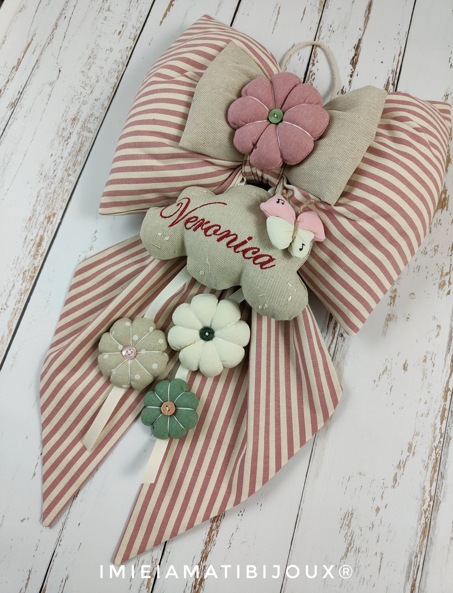 Fiocco nascita imbottito con fiori, nuvola e farfalla