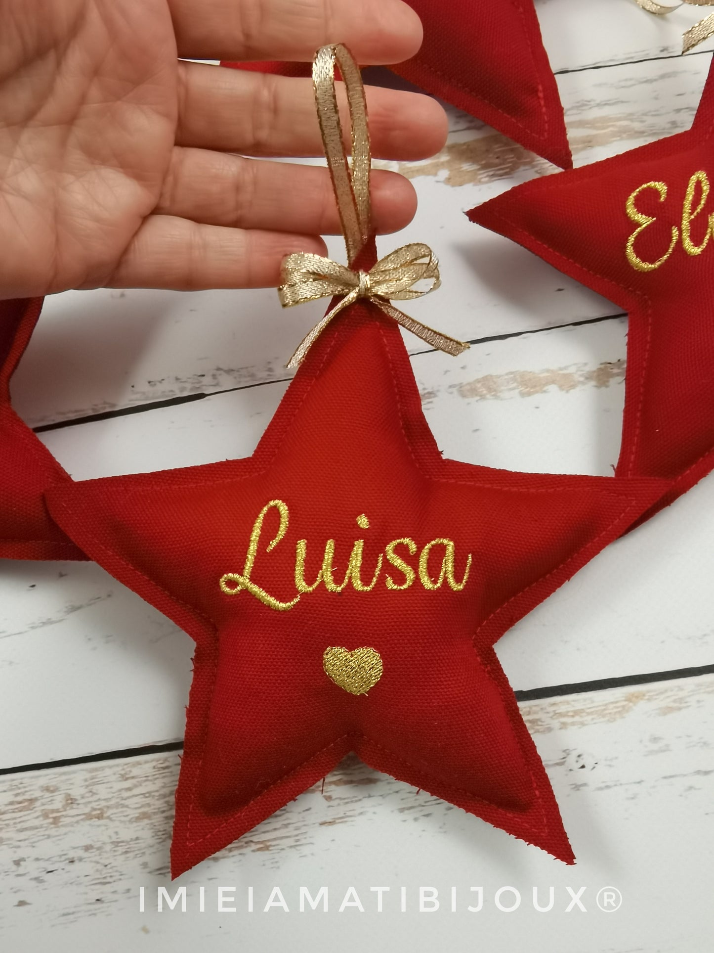 Cuori, stelle, alberelli imbottiti con nome ricamato da appendere all'albero di Natale