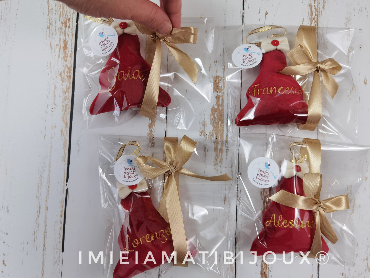 Cuori, stelle, alberelli imbottiti con nome ricamato da appendere all'albero di Natale