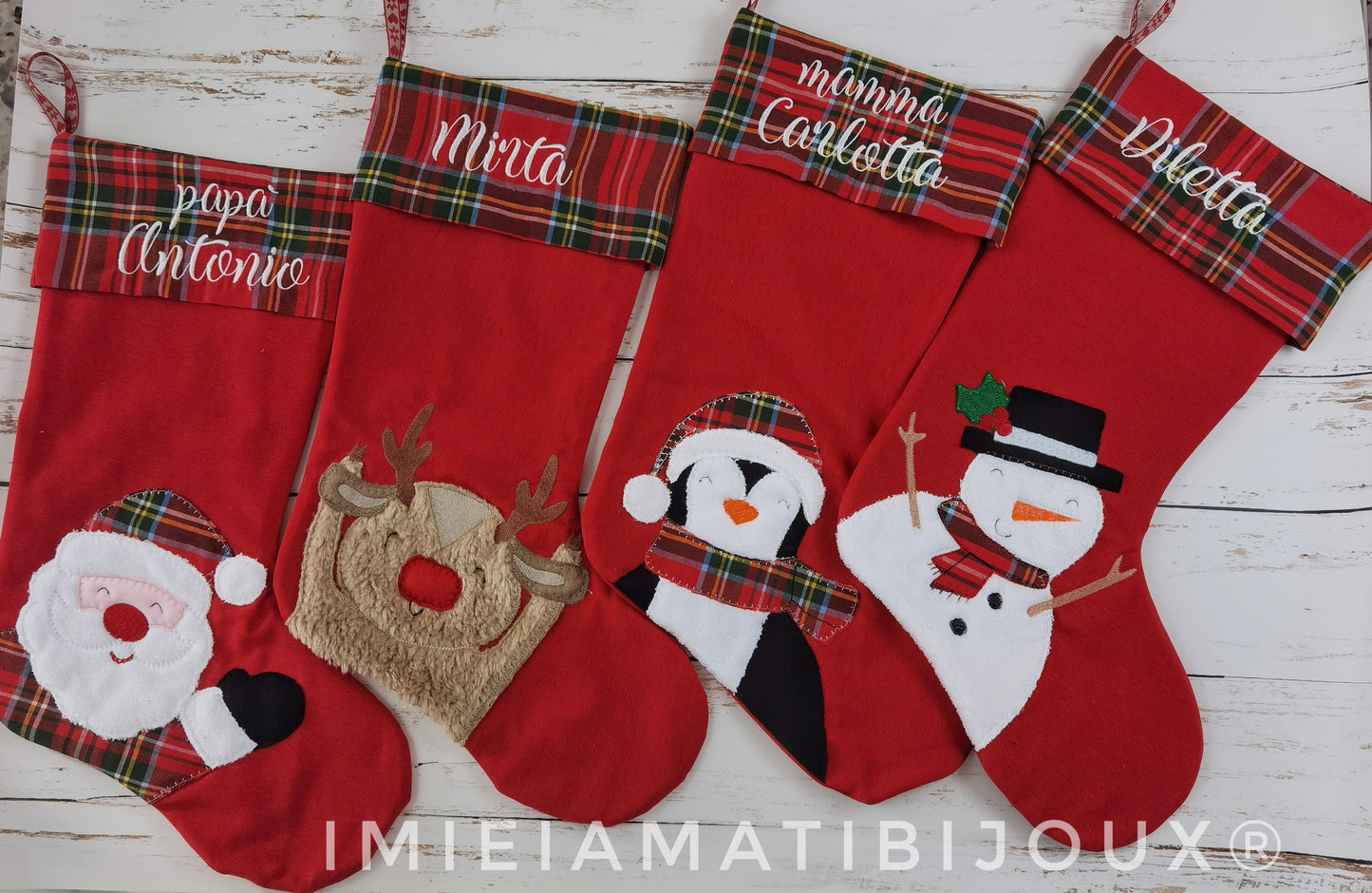 Calze della befana decorate e cucite a mano babbo natale, pinguino, renna e pupazzo di neve.