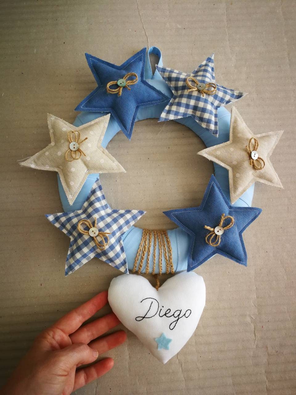 Ghirlanda fiocco nascita bimbo stelle cuore nome ricamato