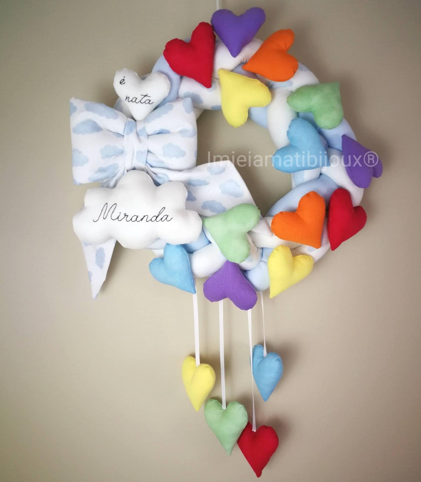 Ghirlanda fiocco nascita mille cuori +cuori pendenti