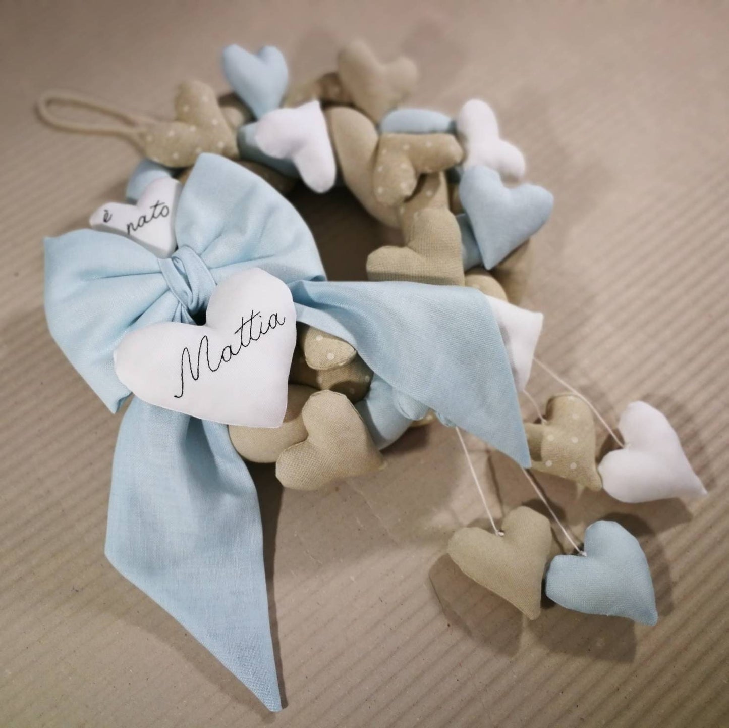 Ghirlanda fiocco nascita mille cuori + cuori pendenti colori bimbo