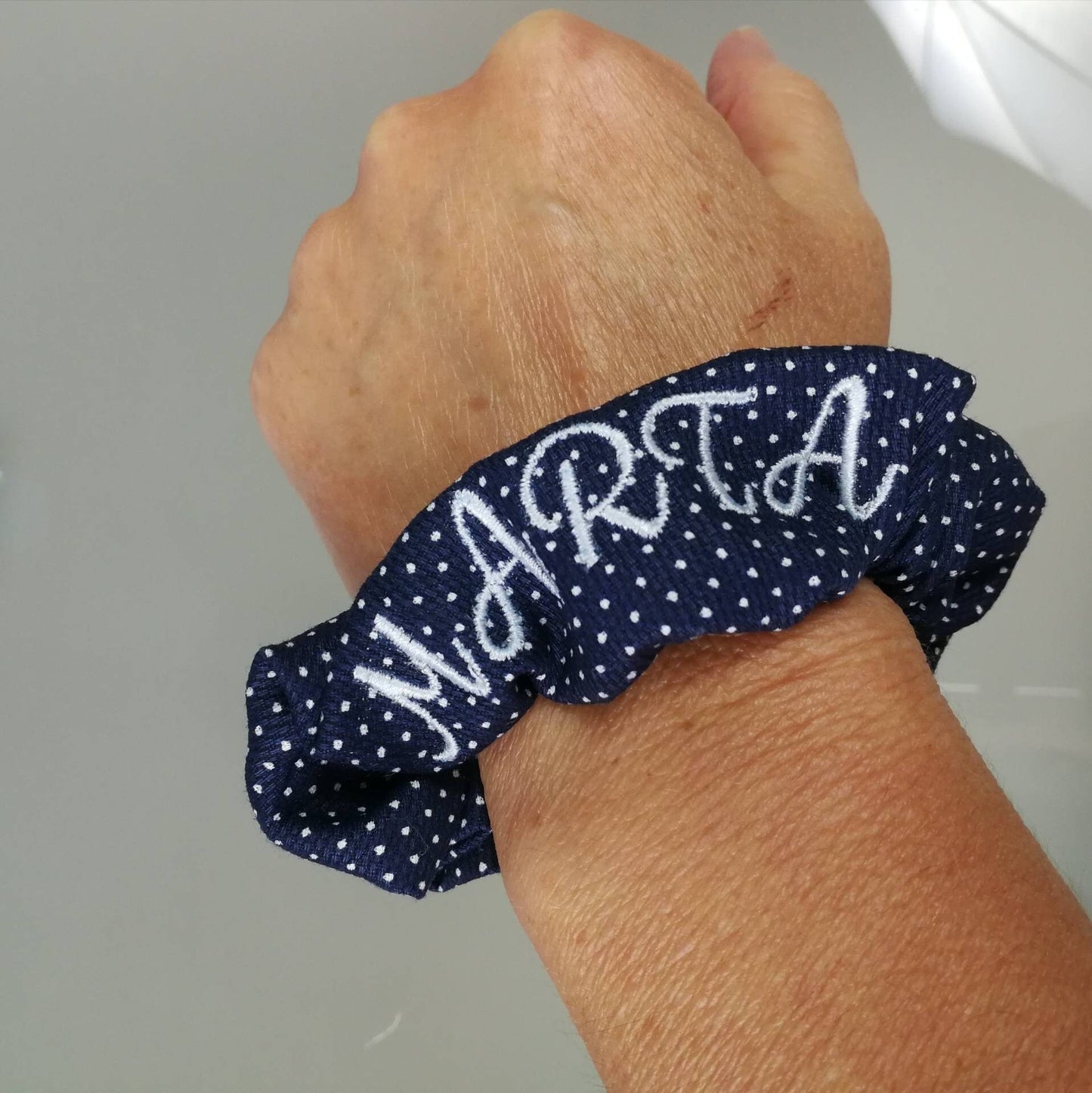 Scrunchies elastici per capelli colorati personalizzati ricamati col nome o senza