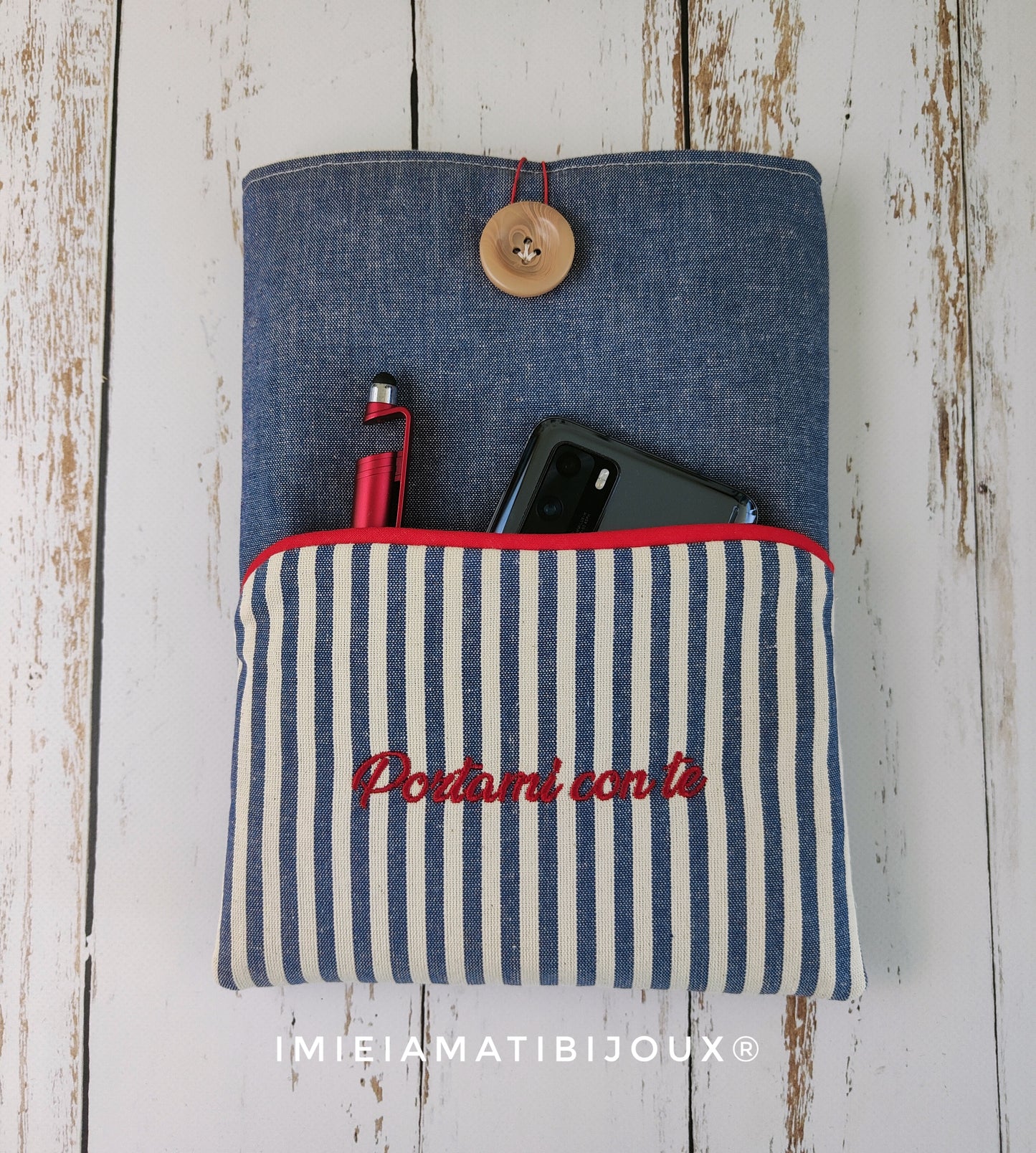 Porta libro in tessuto personalizzato con tasca - Custodia protettiva handmade, ricamo a scelta