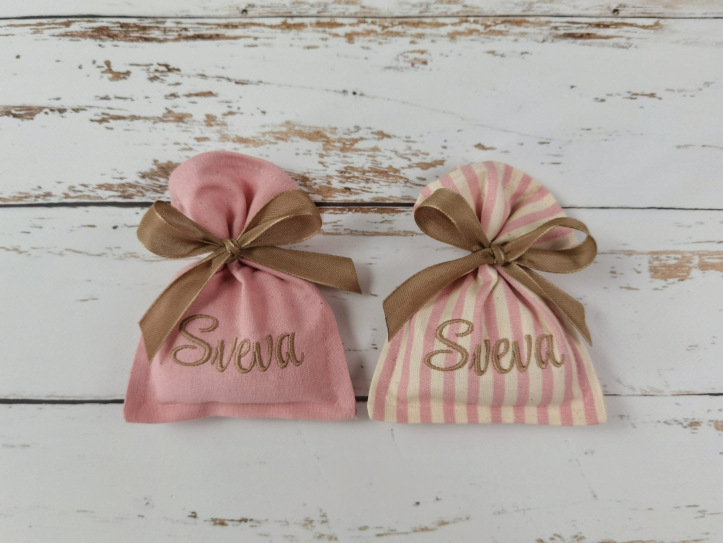 Sacchetti Ricamati Personalizzati – Il tocco unico per le tue occasioni speciali